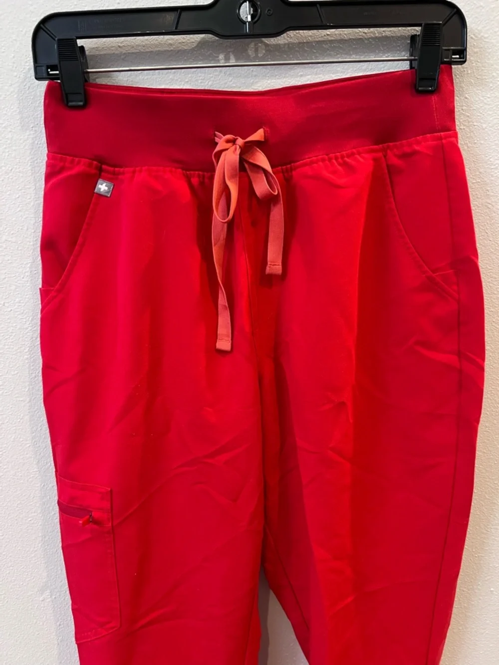 Pop Red FIGS Limited Edition Scrub Matching Set Montex Top Zamora Jogger Pants